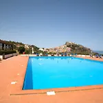 Hotel & La Baia 3*