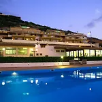 Hotel & La Baia