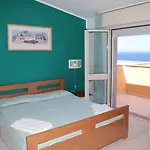 & La Baia Hotel 3*