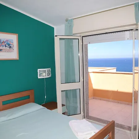 Hotel & La Baia