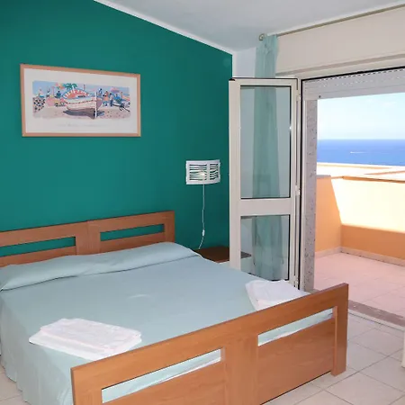 & La Baia Hotell 3*