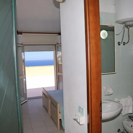 & La Baia Hotel 3*