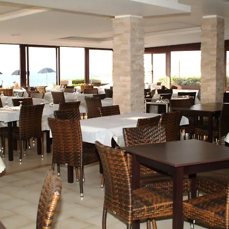 & La Baia Hotel