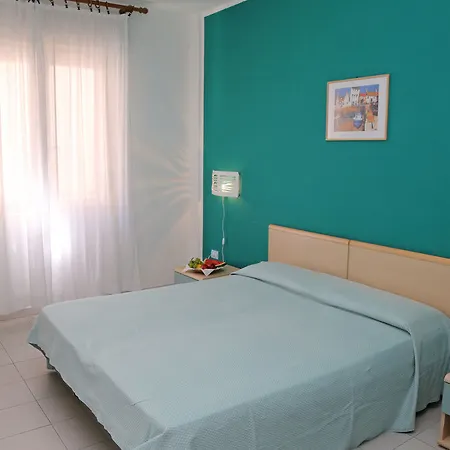 & La Baia Otel Castelsardo
