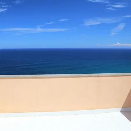 & La Baia Hotel 3*