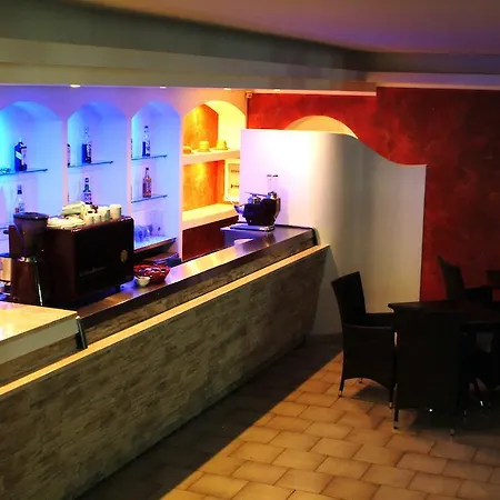 & La Baia 酒店 3*